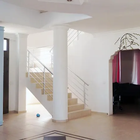 Βίλα Mavi Calis *